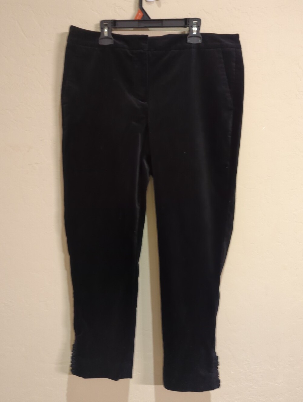 Talbots Woman Sz 10P Velveteen Black Capris Zipper Closure Ruffle Trim